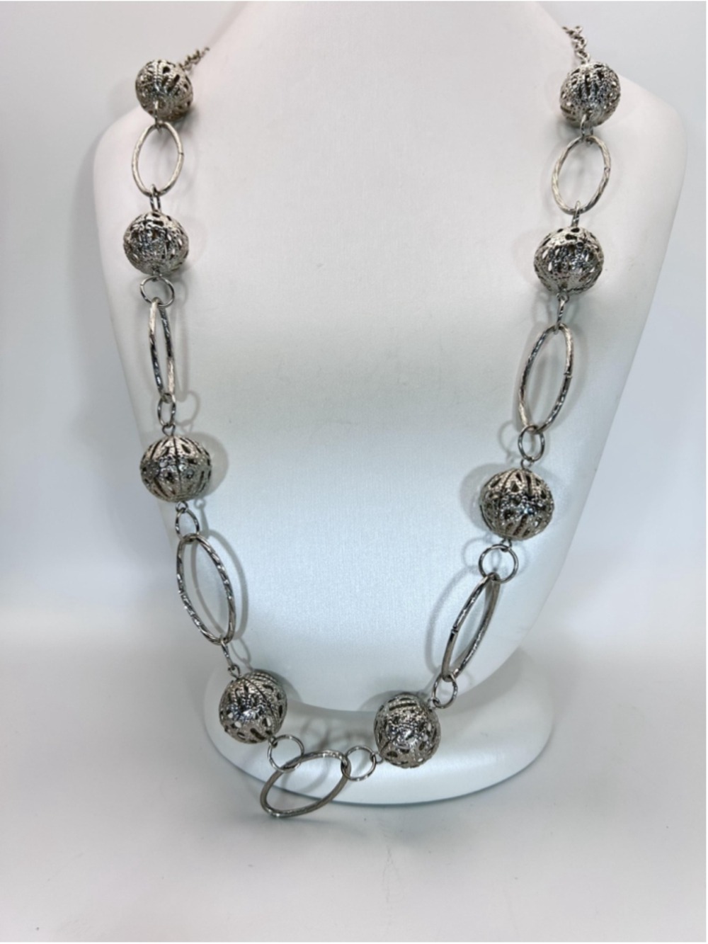 Necklace Silver Tone Filigree Ball Bead Oval Link Chain Statement Beaded - Picture 2 of 9